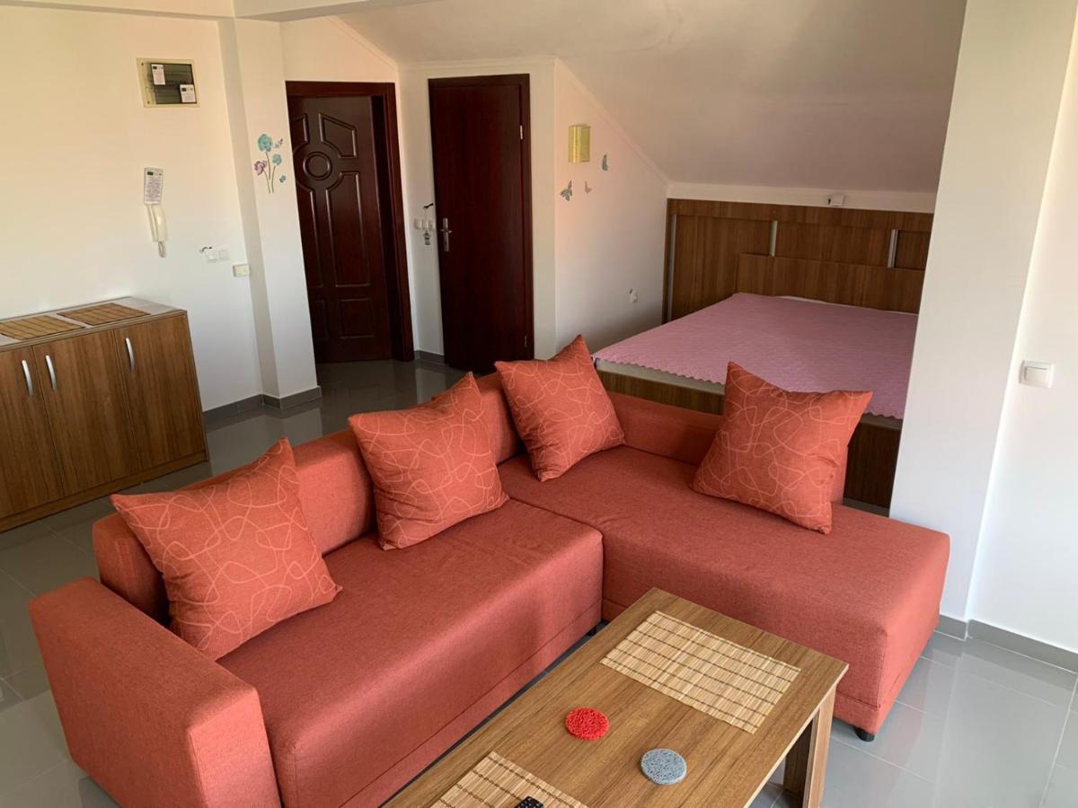 Hotel Yard House Trpejca Ohrid Esterno foto