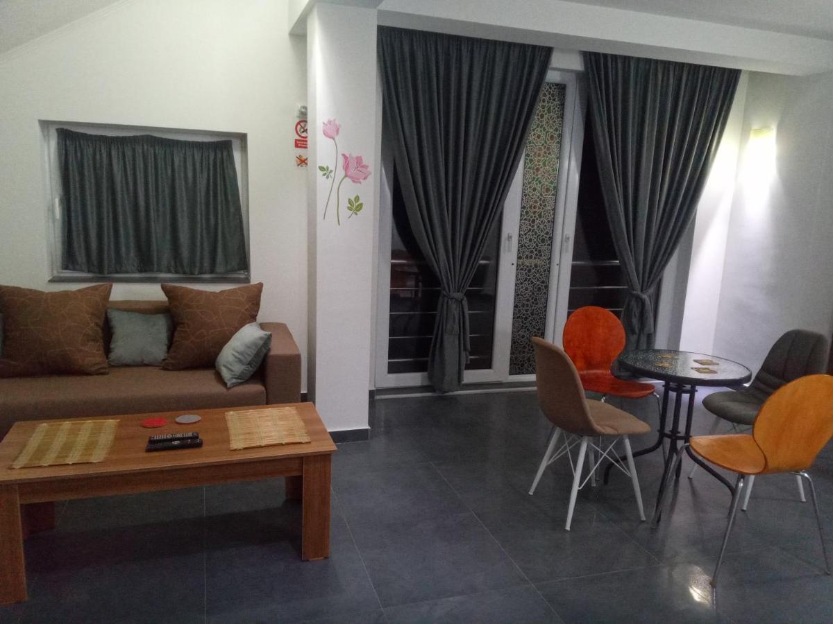 Hotel Yard House Trpejca Ohrid Esterno foto