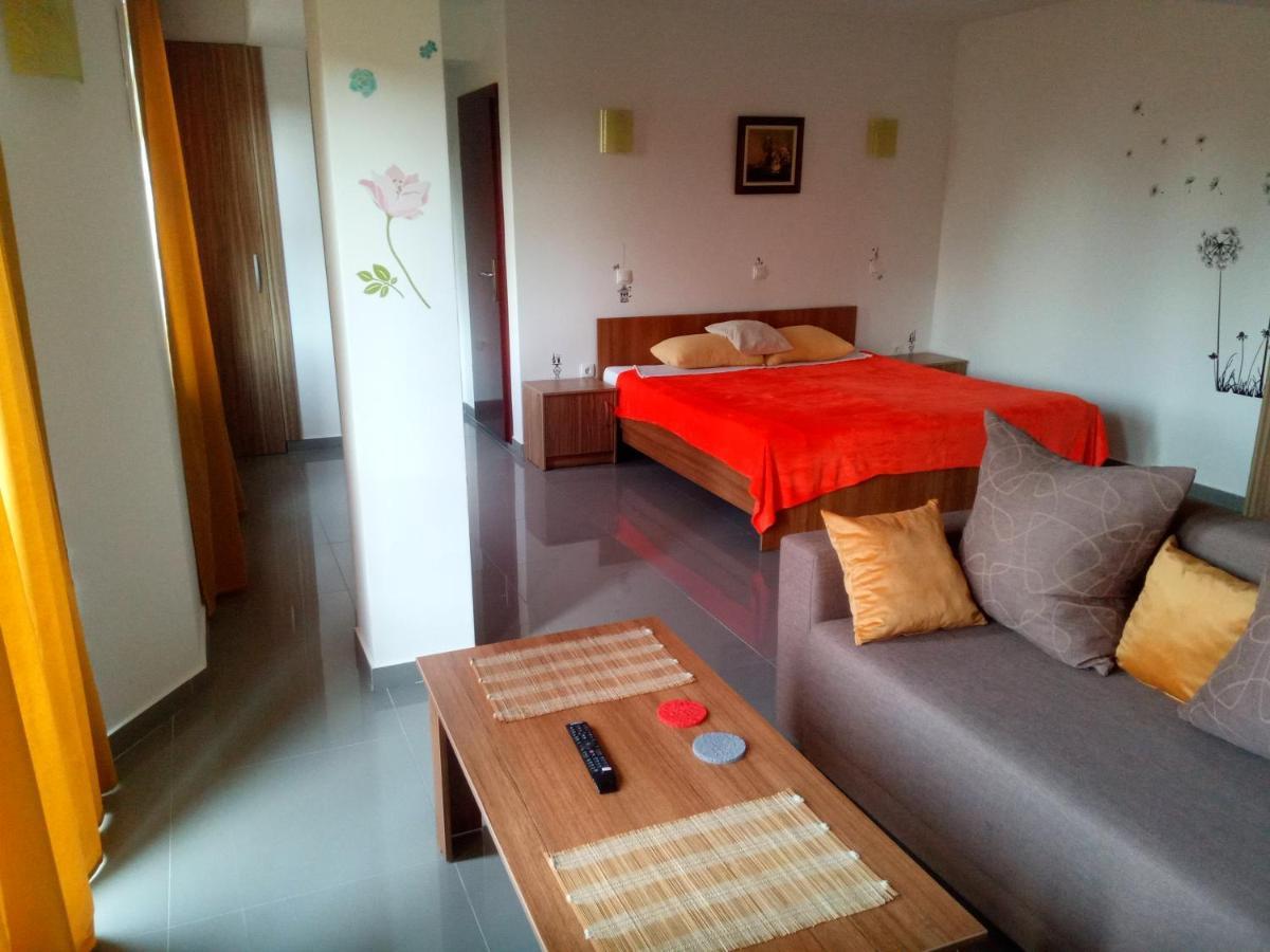 Hotel Yard House Trpejca Ohrid Esterno foto