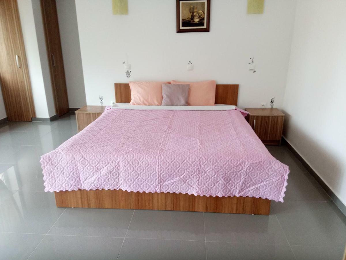 Hotel Yard House Trpejca Ohrid Esterno foto
