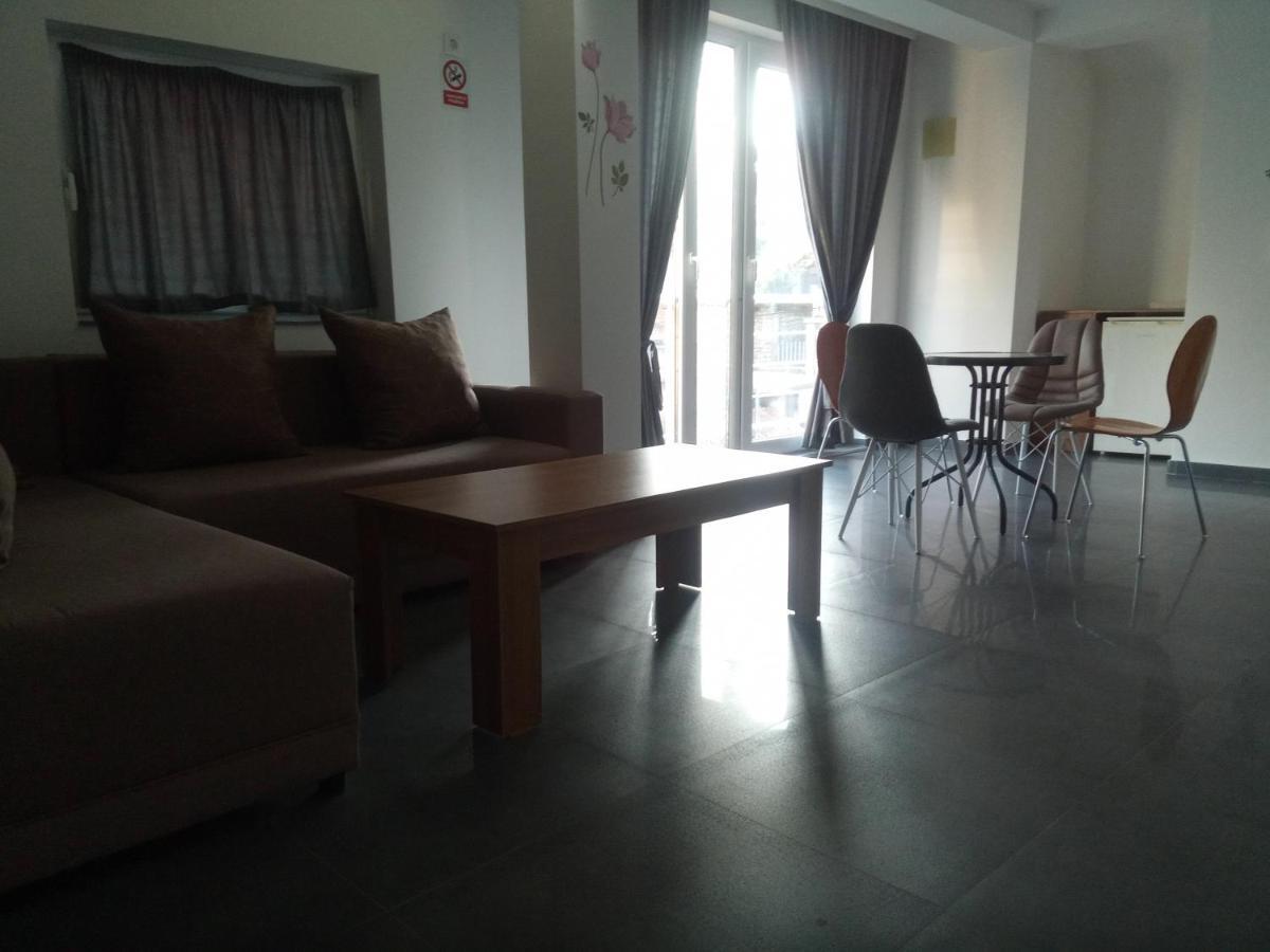Hotel Yard House Trpejca Ohrid Esterno foto