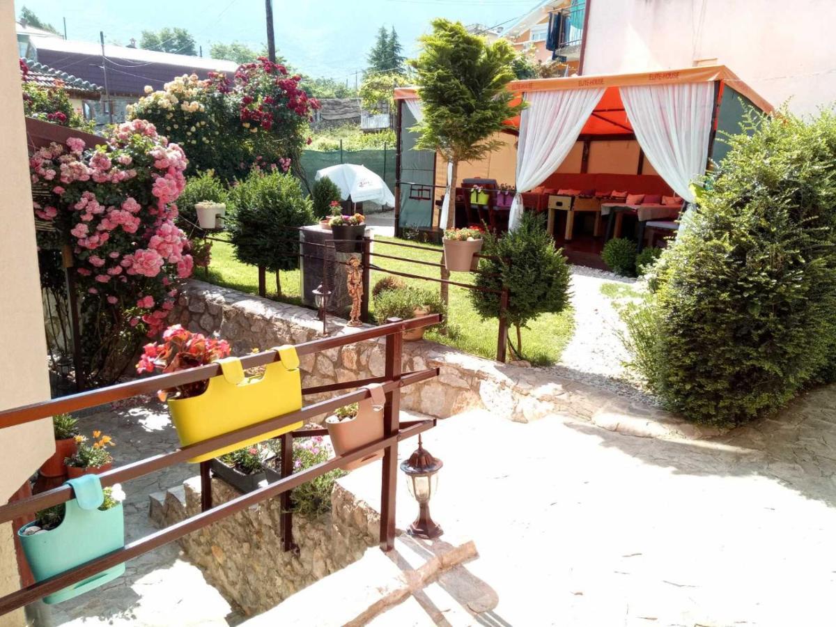 Hotel Yard House Trpejca Ohrid Esterno foto
