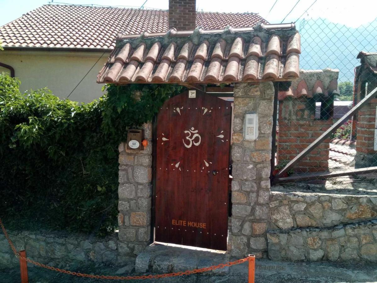 Hotel Yard House Trpejca Ohrid Esterno foto