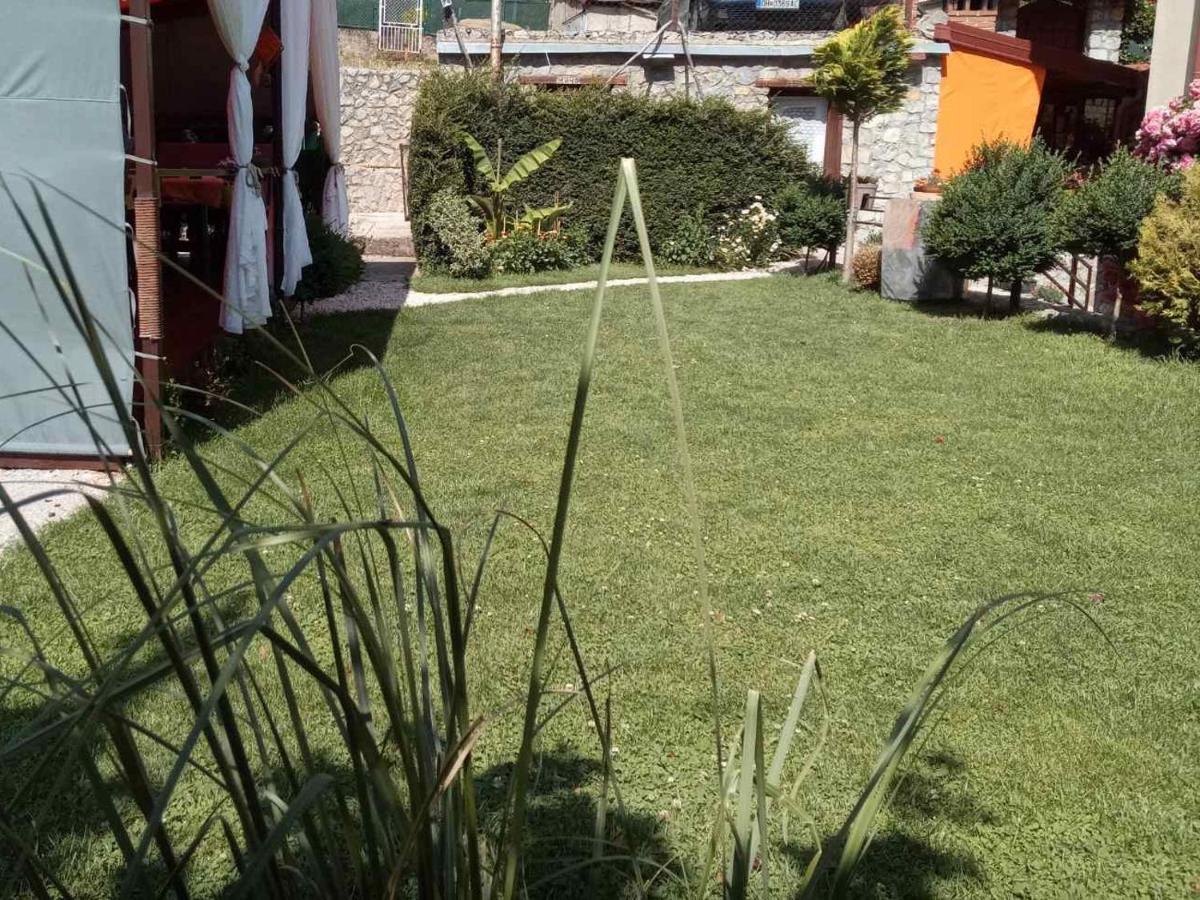 Hotel Yard House Trpejca Ohrid Esterno foto