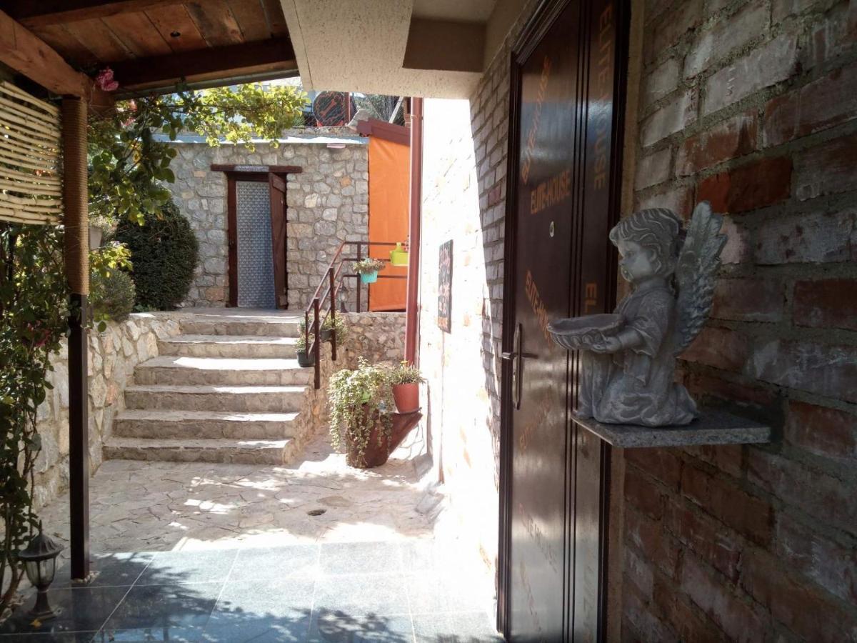 Hotel Yard House Trpejca Ohrid Esterno foto