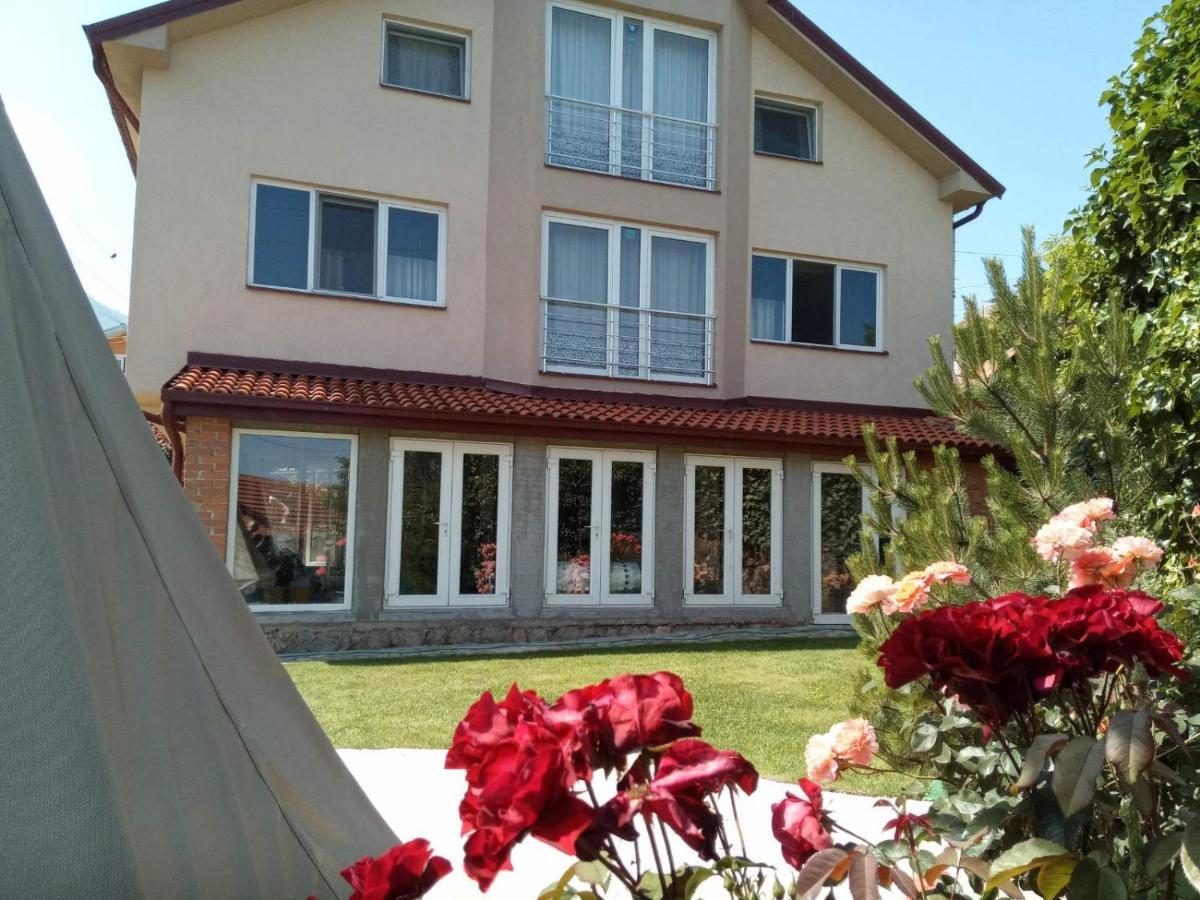 Hotel Yard House Trpejca Ohrid Esterno foto